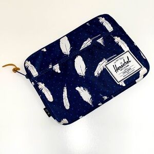 Herschel nwot iPad sleeve   Navy with feather print. Padded 10x7